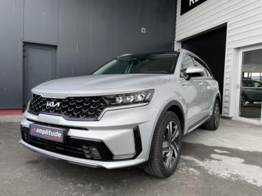 Voir le détail de l'offre de cette KIA Sorento 1.6 T-GDi 230ch HEV Design BVA6 4x2 7 places de 2023 en vente à partir de 49 999 € 