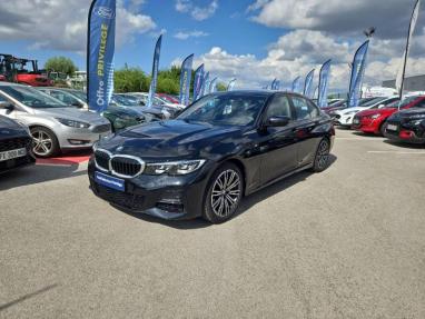 Voir le détail de l'offre de cette BMW Série 3 318dA MH 150ch M Sport de 2022 en vente à partir de 361.87 €  / mois