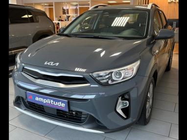 Voir le détail de l'offre de cette KIA Stonic 1.0 T-GDi 120ch MHEV Active iBVM6 de 2022 en vente à partir de 182.96 €  / mois