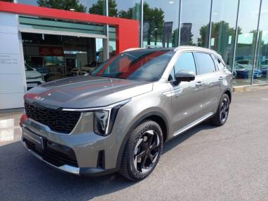 Voir le détail de l'offre de cette KIA Sorento 1.6 T-GDi 253ch PHEV Premium 4x4 7 places de 2024 en vente à partir de 567.55 € / mois