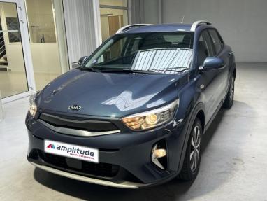Voir le détail de l'offre de cette KIA Stonic 1.0 T-GDi 120ch MHEV Active iBVM6 de 2021 en vente à partir de 190.31 €  / mois